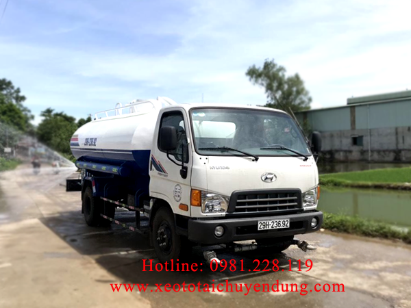 Xe phun nước rửa đường Hyundai 8 khối