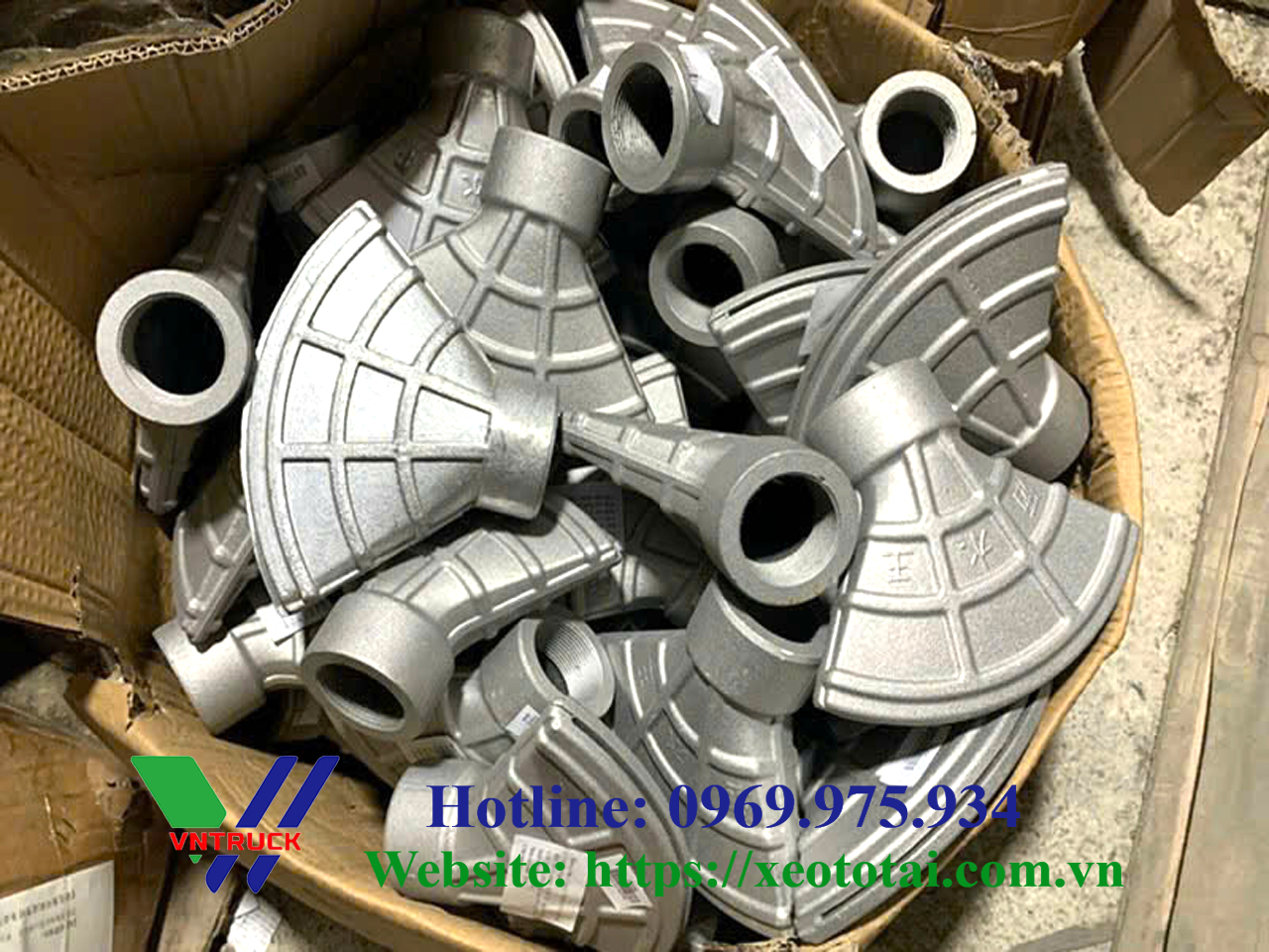 Bép Mỏ Vịt Xoay 360 Độ Xe Rửa Đường Tưới Cây