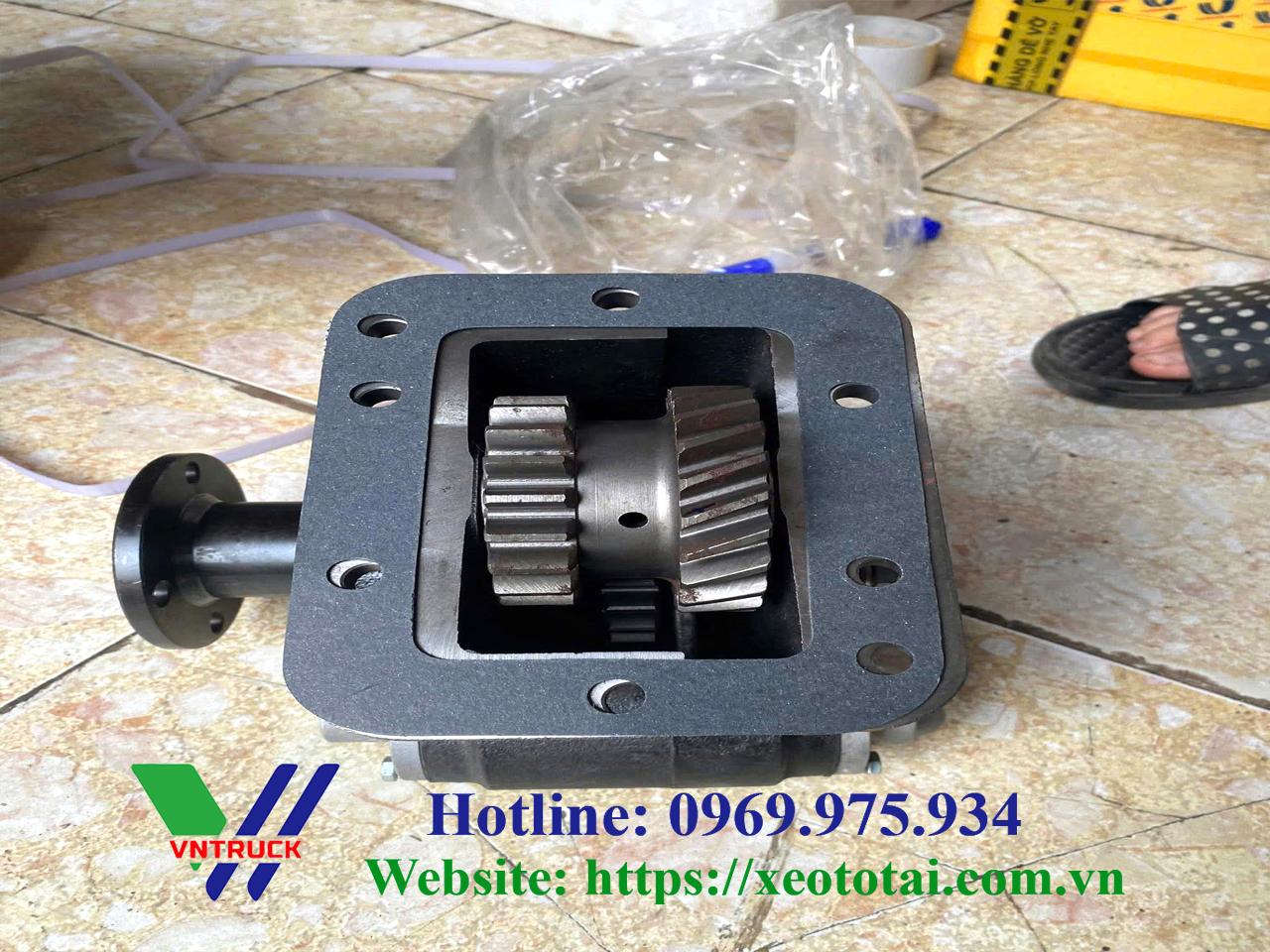 Hộp Số Lai Bơm Nước 23/25 Răng Xe Tưới Nước