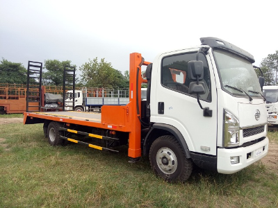 Xe nâng đầu chở máy công trình
